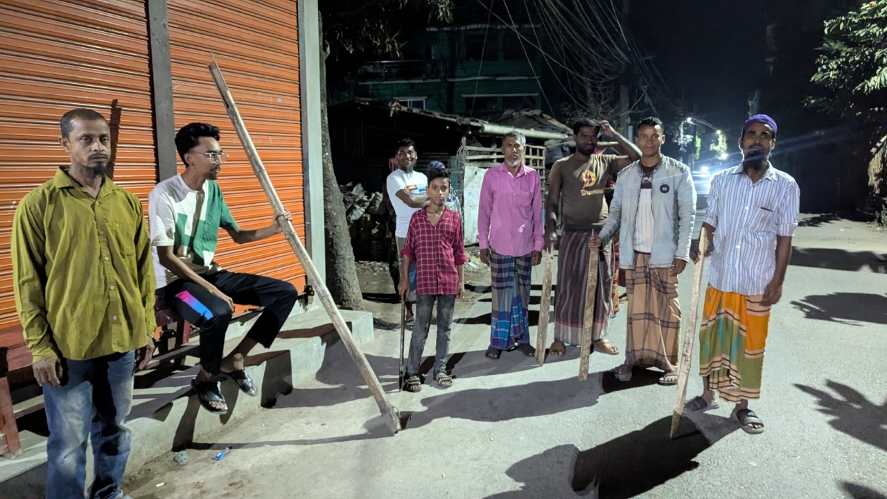 পটুয়াখালীতে রাতভর ডাকাত আতঙ্ক, এলাকাবাসীর পাহারা