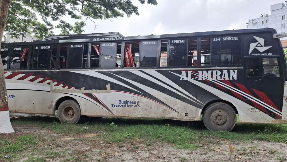 টাঙ্গাইলে মহাসড়কে বাস ডাকাতি, লুট, নারীর শ্লীলতাহানি