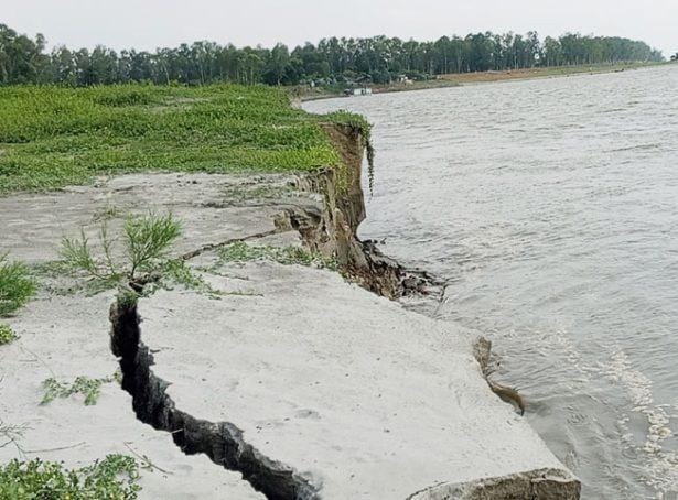 টাঙ্গাইলে যমুনায় পানি বেড়েছে, ভূঞাপুরে তীব্র নদী ভাঙন