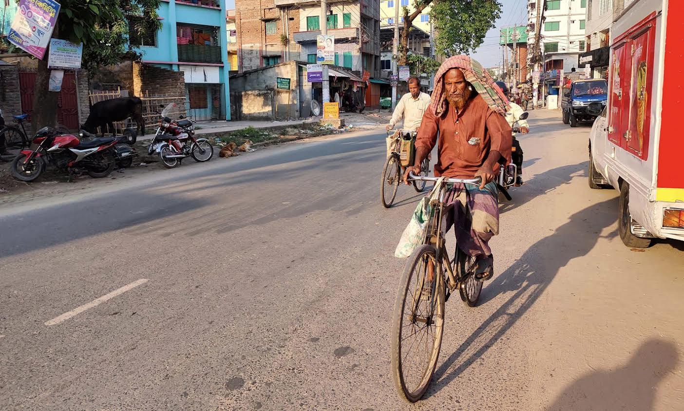 তীব্র দহনে পুড়ছে চুয়াডাঙ্গা, তাপমাত্রা রেকর্ড ৪২ ডিগ্রি সেলসিয়াস