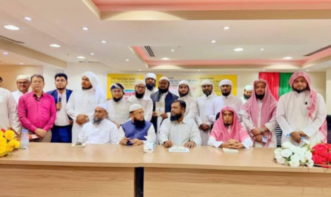 ‘প্রবাসের গল্প’ বইয়ের মোড়ক উন্মোচন ও লেখক সম্মাননা-২০২৫