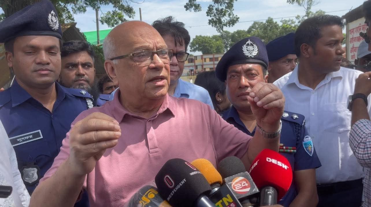 মুহুরী-কহুয়া-সিলোনিয়া নদীর বাঁধের কাজ হতে হবে এক নম্বর : উপদেষ্টা ফারুক-ই-আজম