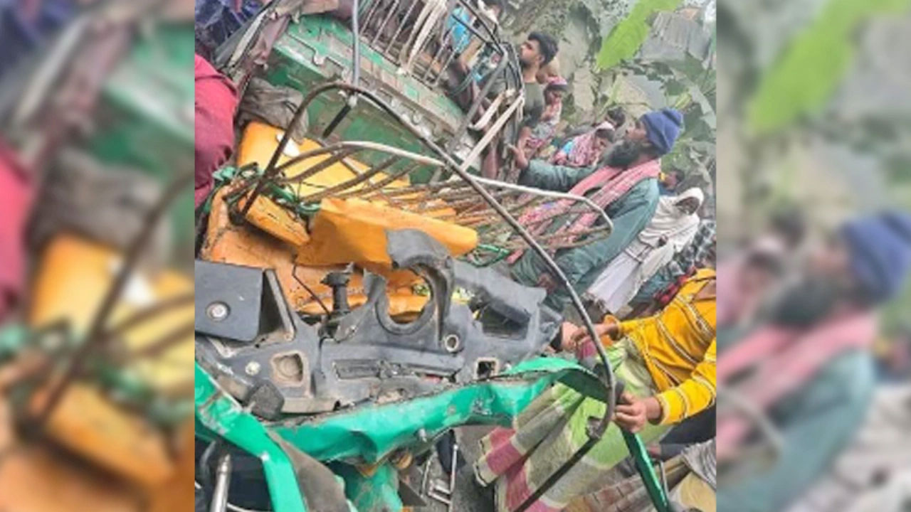 সিএনজি-ভটভটির মুখোমুখি সংঘর্ষ, নিহত ৩