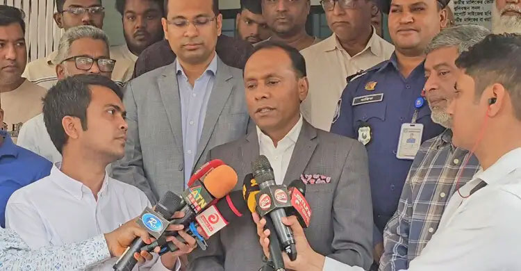 কর্মকর্তা অনুপস্থিত, বিধি অনুযায়ী ব্যবস্থা নেবেন প্রতিমন্ত্রী