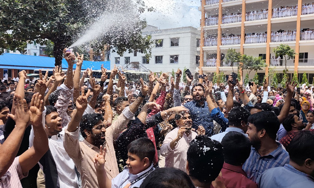 শতভাগ জিপিএ ৫ পেয়ে দেশসেরা নরসিংদীর নাছিমা কাদির মোল্লা হাই স্কুল অ্যান্ড হোমস